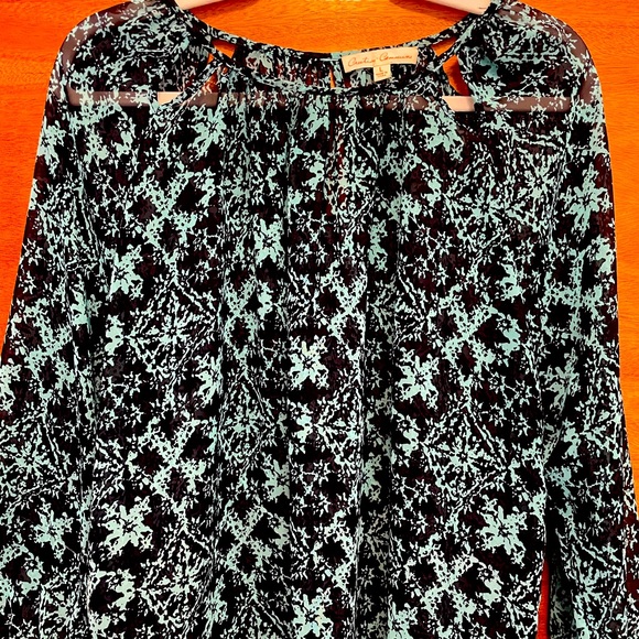 Creative Commune navy & turquoise patterned top - Picture 7 of 11